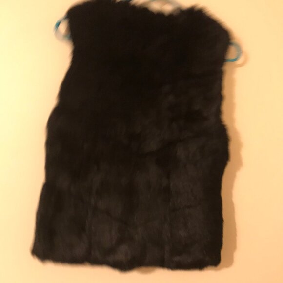 LOVE TOKEN REAL RABBIT FUR BLACK VEST - Picture 7 of 8